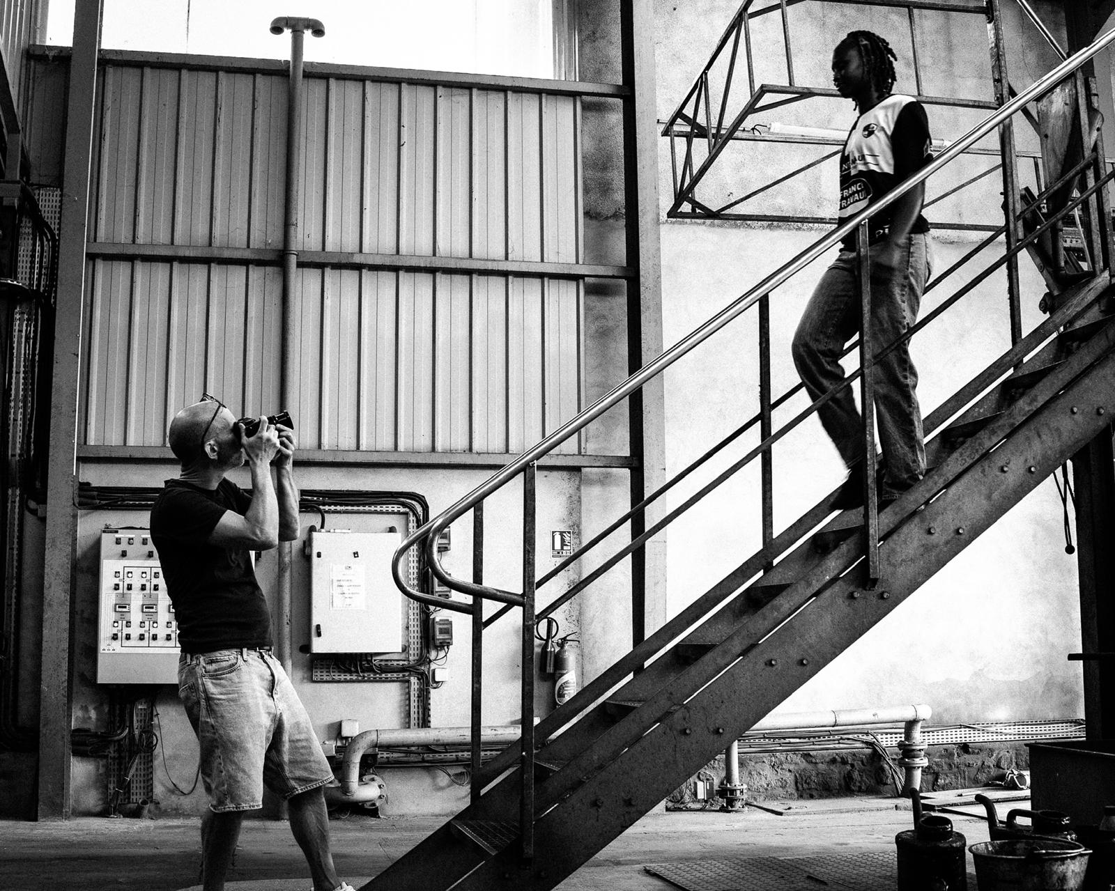 Rémi Cluzeau en plein travail en pleine prise de plan pour Nike x Stella